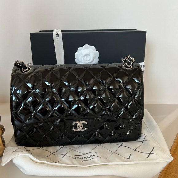 AUTHENTIC Chanel Classic Flap - Jumbo - Picture 2 of 8